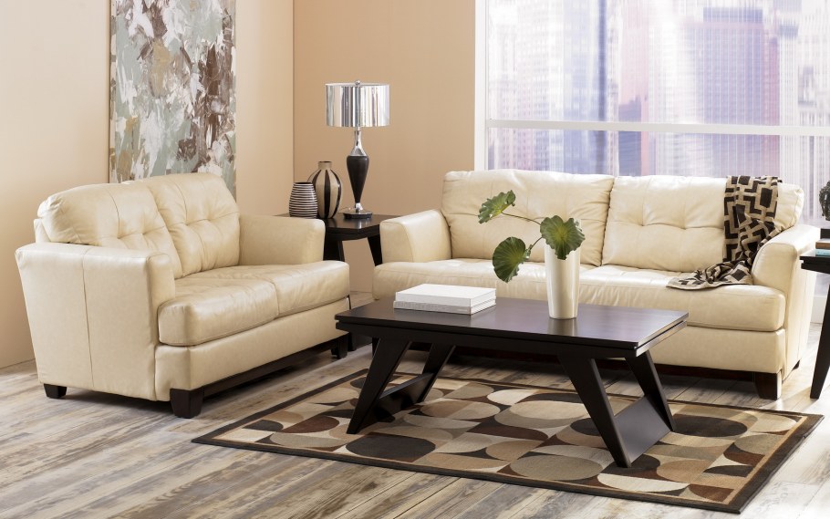 Бежевая мягкая мебель в интерьере