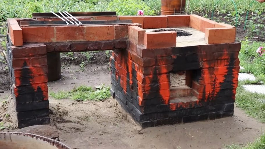 Мангальная зона из кирпича