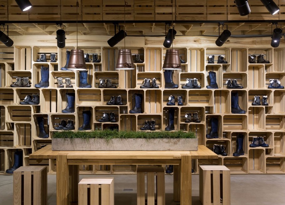 Обувной магазин в стиле лофт