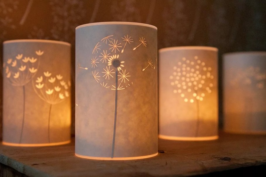 Настольный светильник из массива дерева