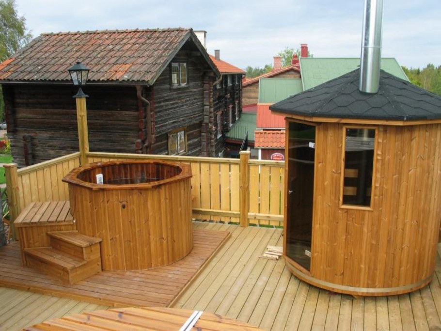 Тини Хаус с террасой