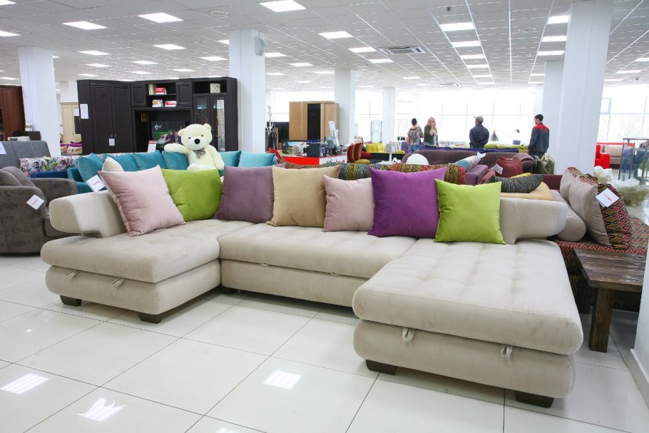 Мягкий уголок в гостиную