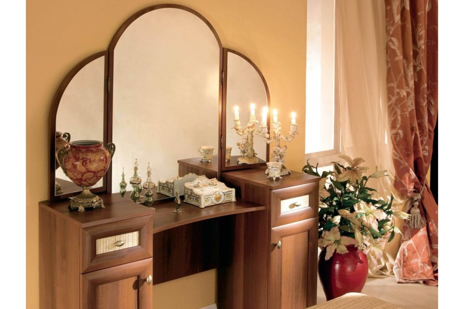 Туалетный столик современный