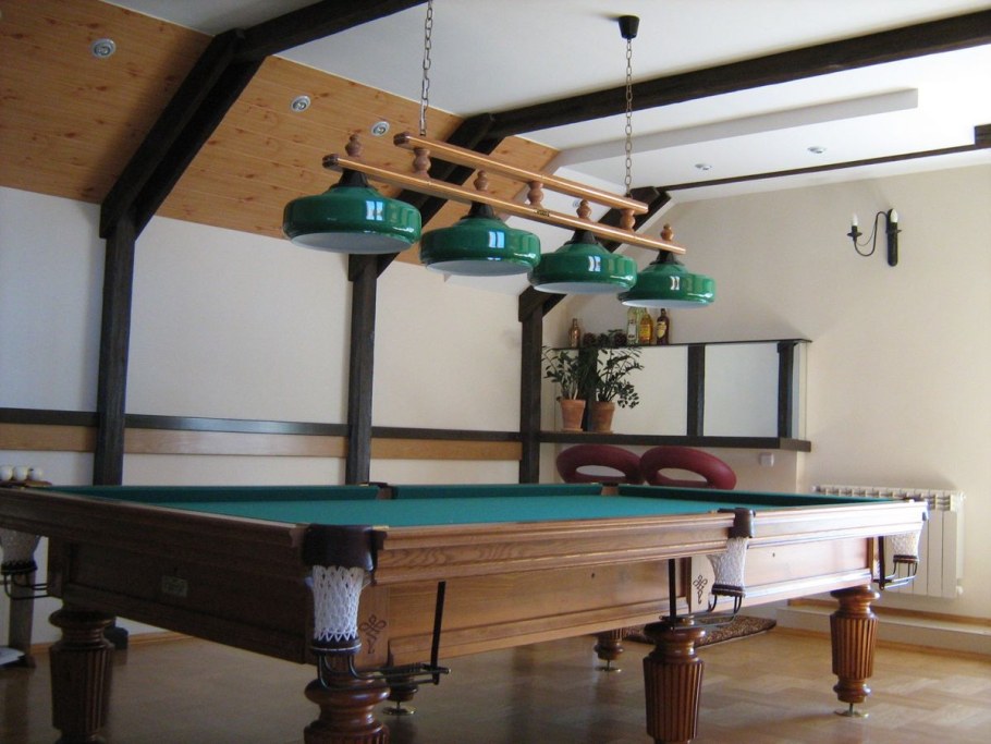 Интерьер бильярдной в частном доме