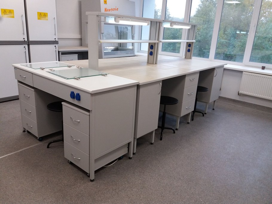 Стол лабораторный для весов СЛВ.01.00