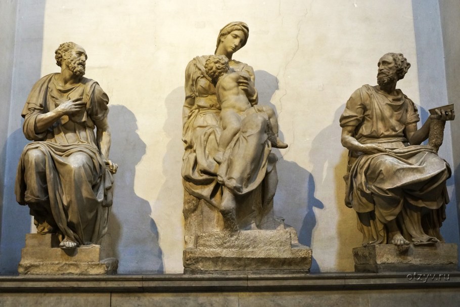 Мадонна Медичи Микеланджело