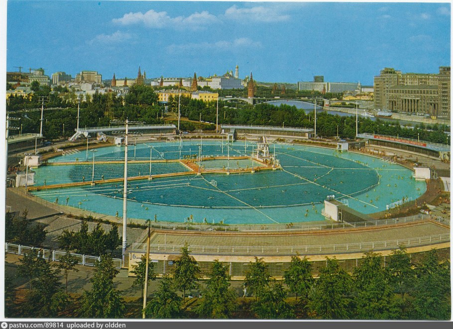 Самый большой бассейн в Москве