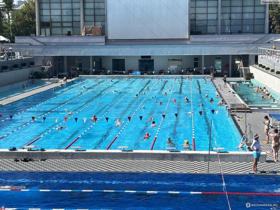 Открытый плавательный бассейн Лужники