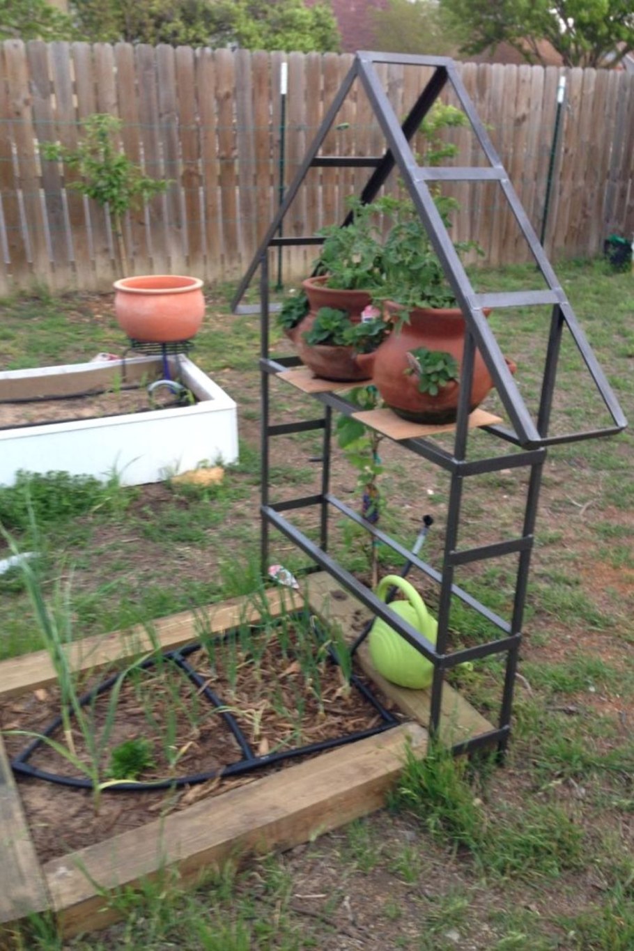 Самоделки из металла для огорода
