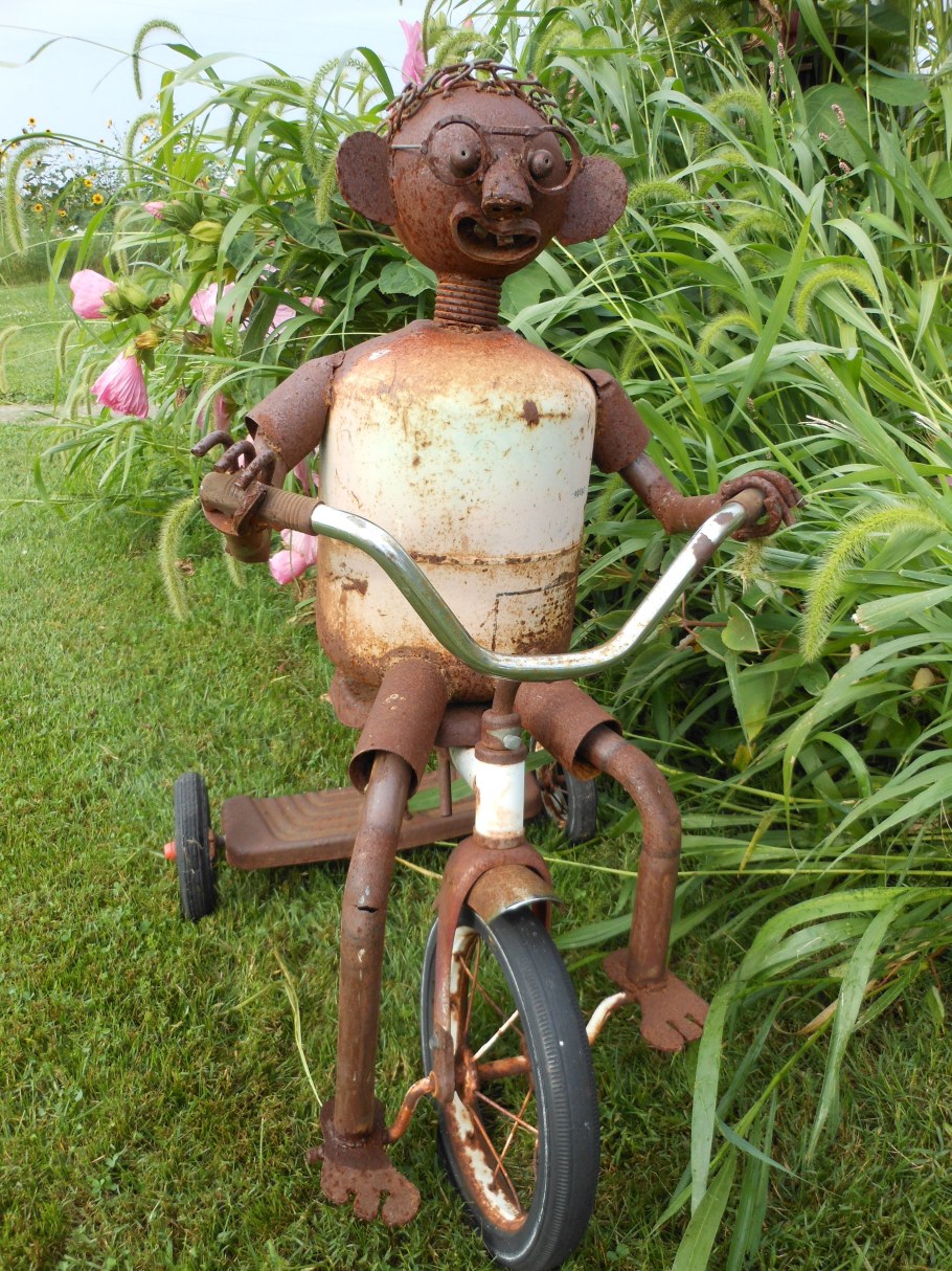 Садовые скульптуры из металлолома