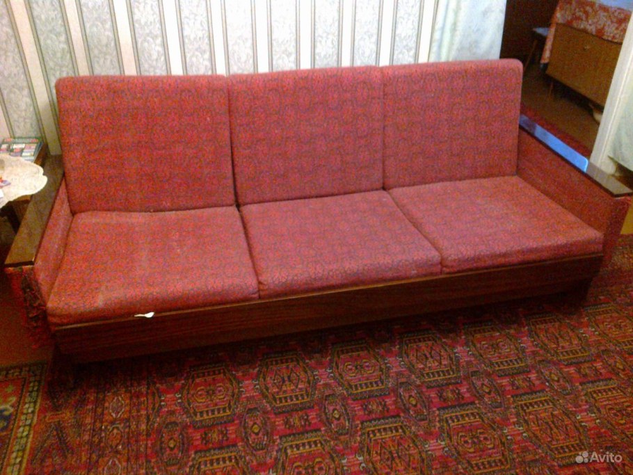 Старый диван