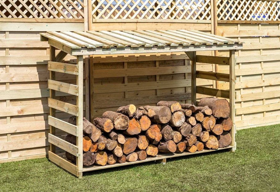 Сарай с дровяником