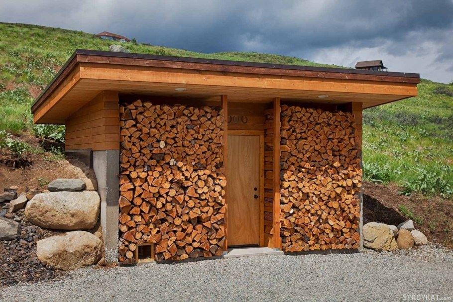 Хозблок с дровником 1,5х2