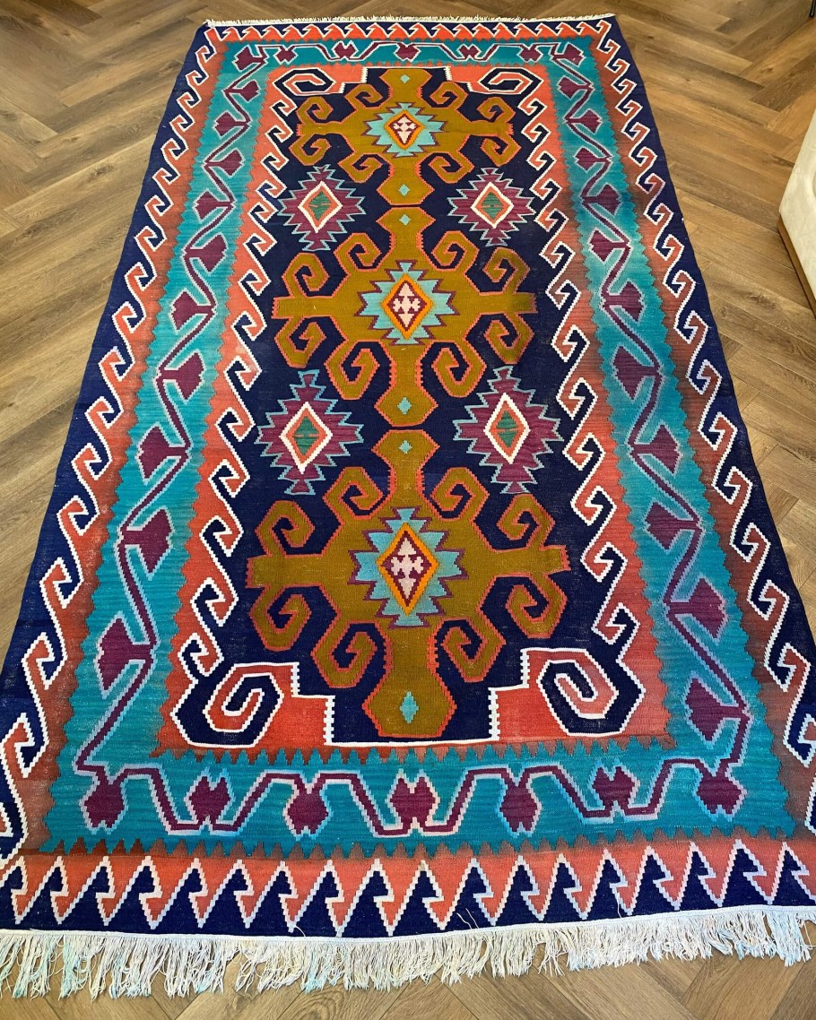 Ковер с орнаментом