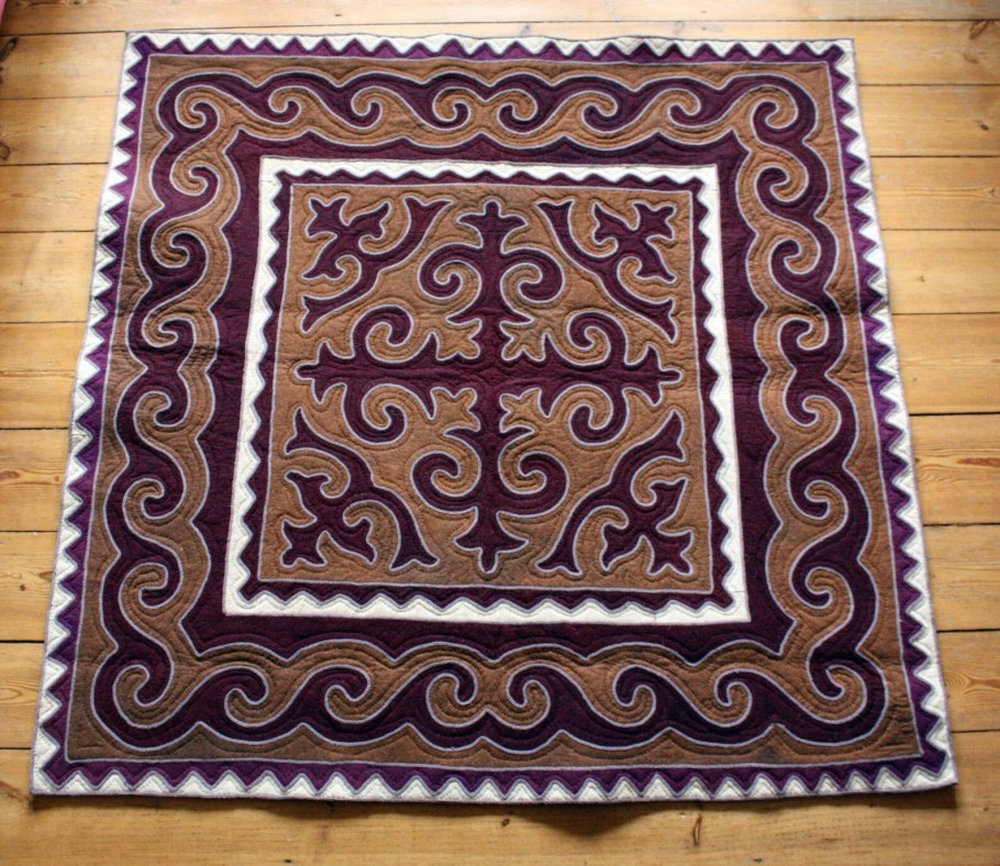 Казахский ковер сырмак