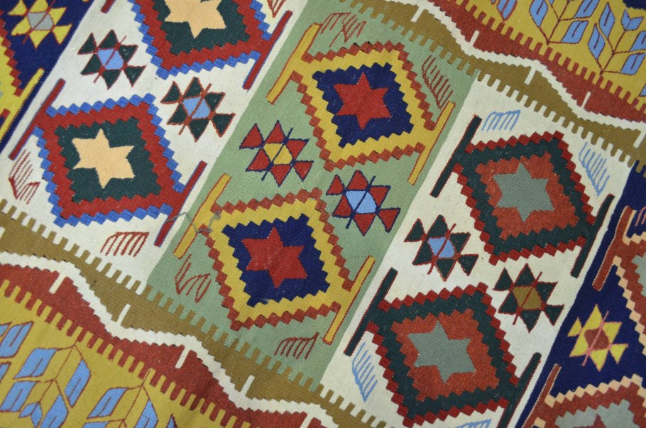 Армянский ковер Вишапагорг