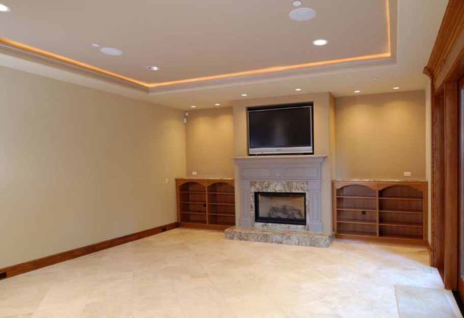 Зал без мебели