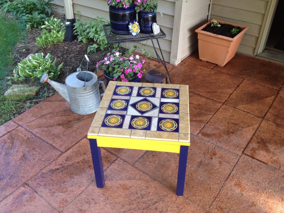 Старая плитка на даче