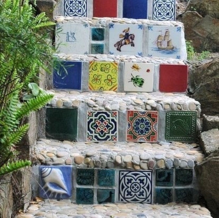 Стеклоблоки в саду