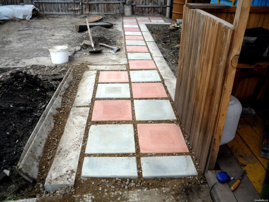 Садовая дорожка из плитки 30на30