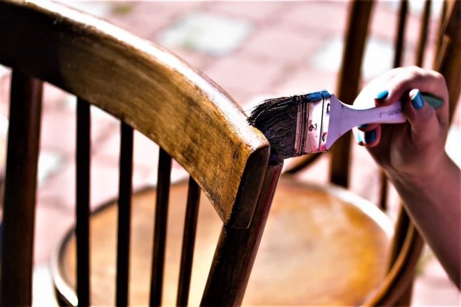 Окрашивание деревянных поверхностей