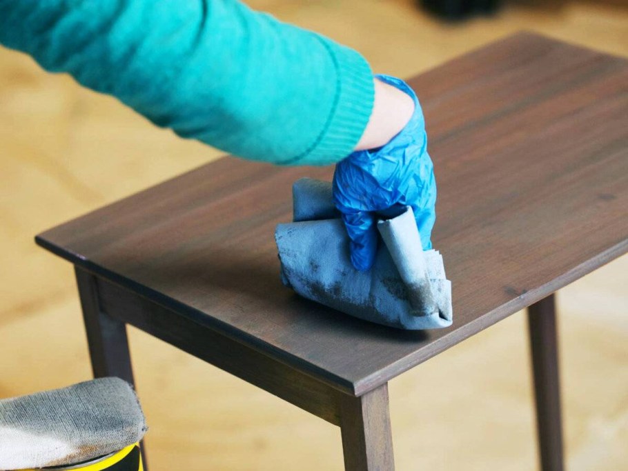 Полировка деревянной мебели