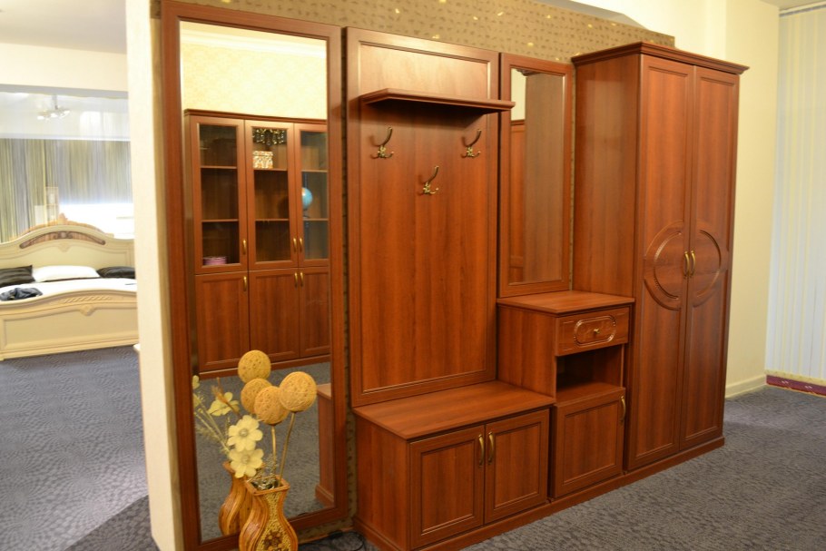 Кухонная тумба даром