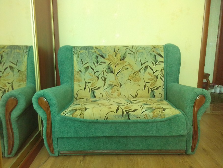 Стол и стулья для кухни даром