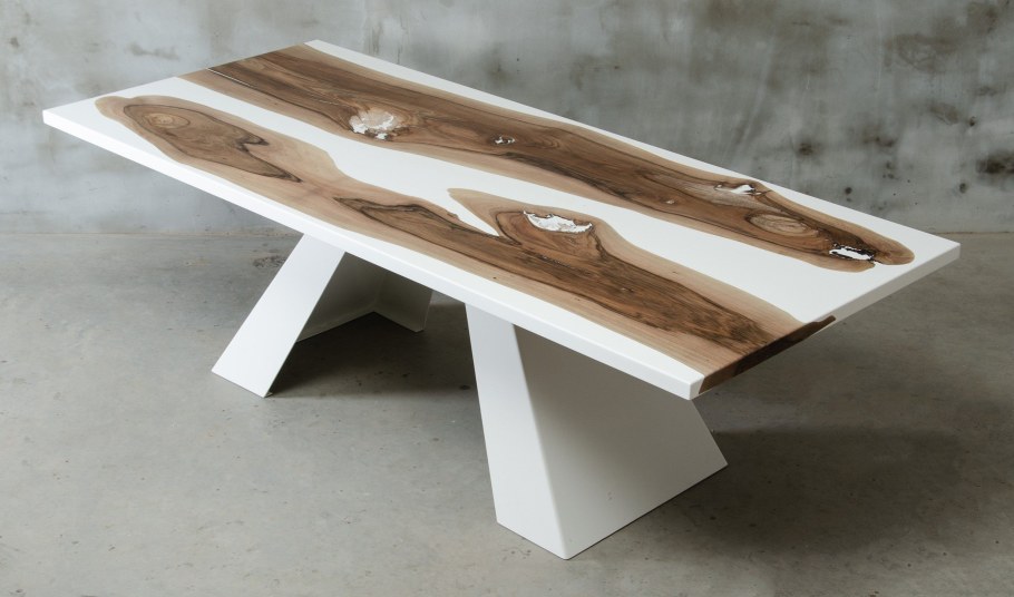 Обеденный стол из эпоксидной смолы