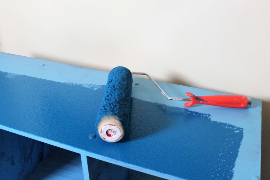 Окраска потолка водоэмульсионной краской