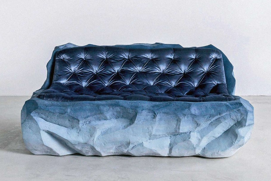 Диван из камня