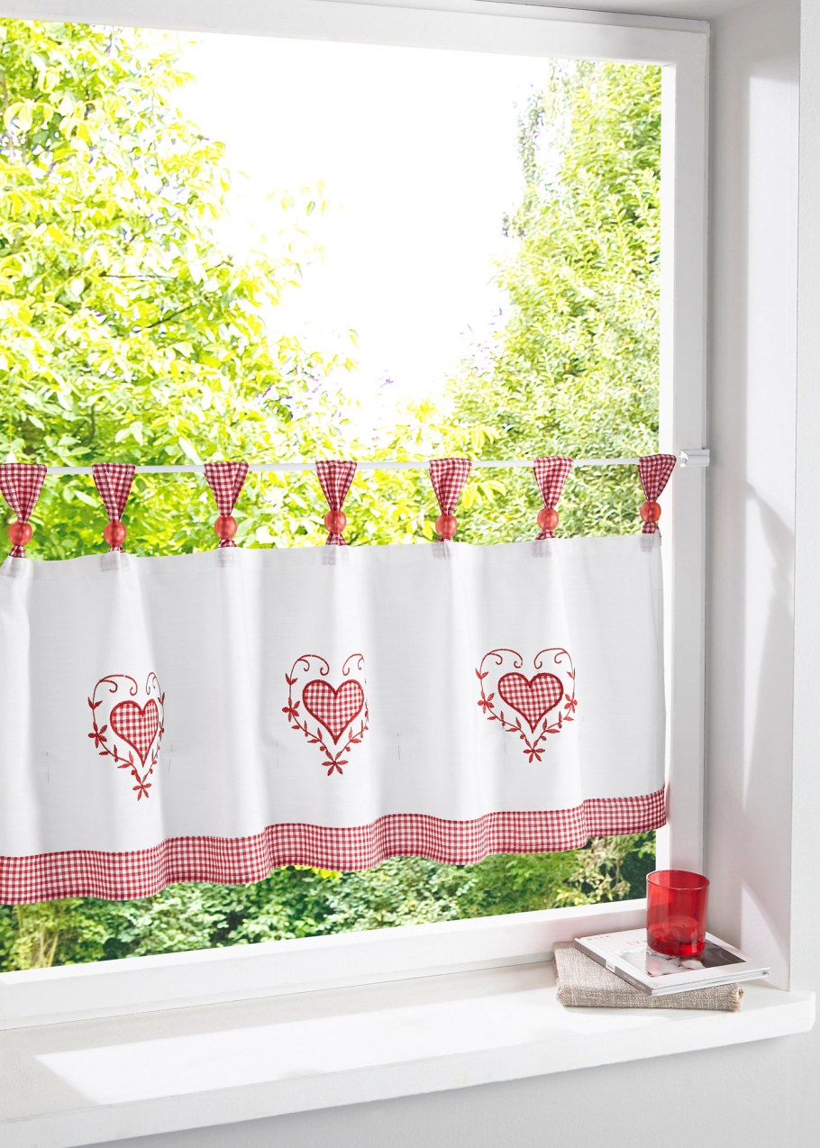 Шторы на кухню короткие