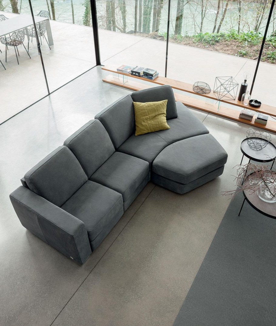 Большой мягкий диван