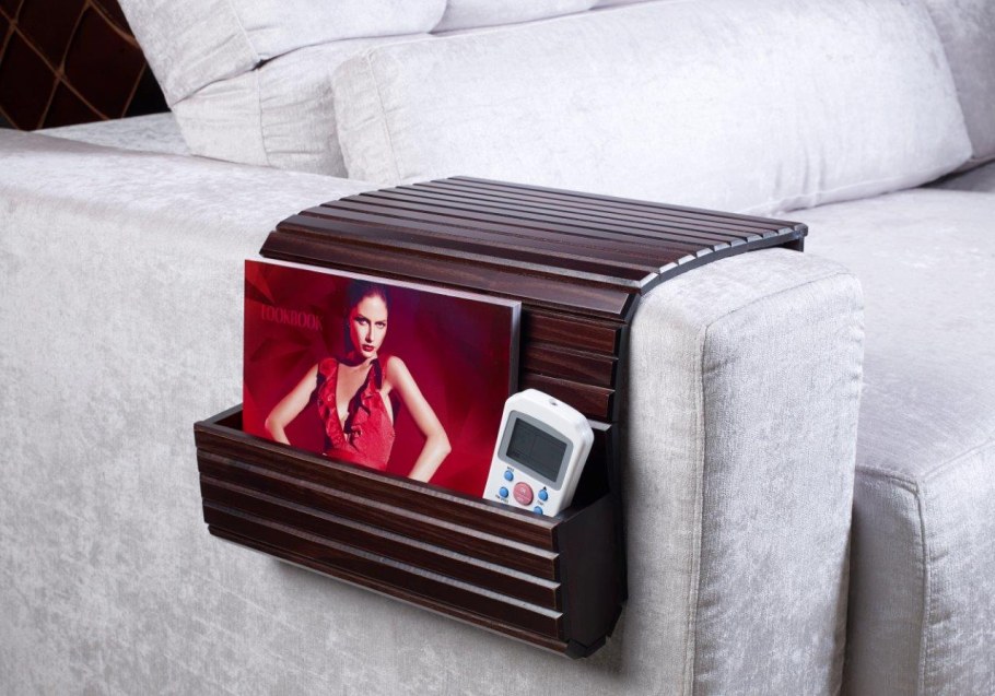 Кровать с полкой