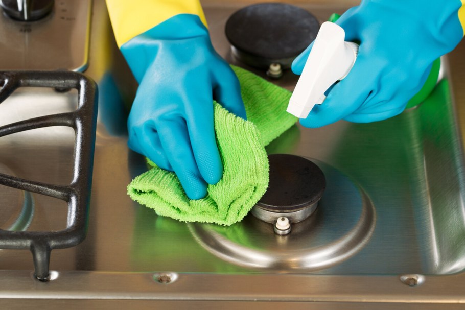 Мытье плиты