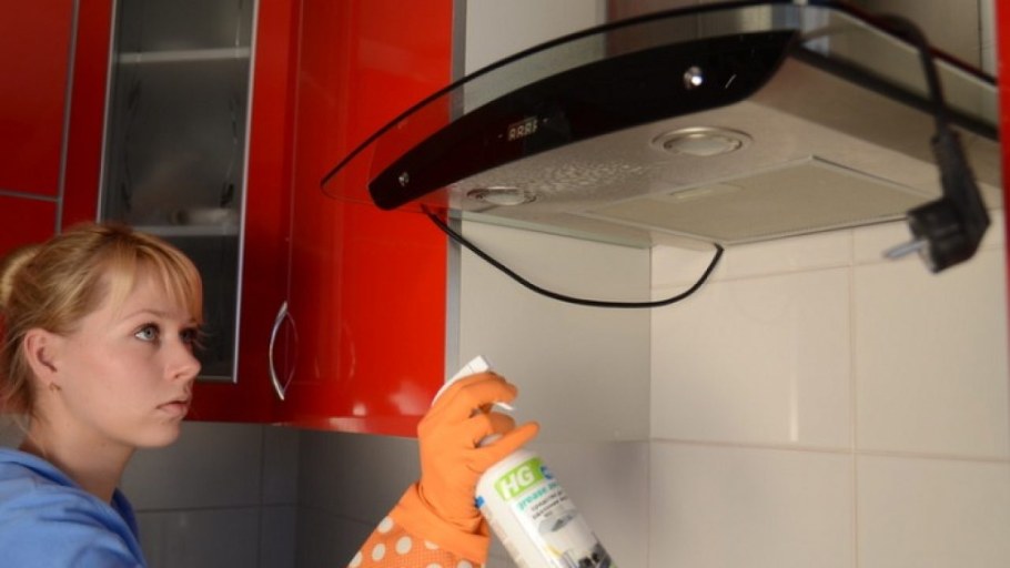 Мытье вытяжки