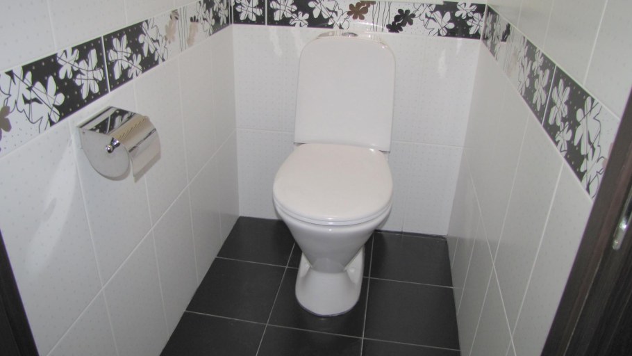 Отделка туалета пластиковыми панелями