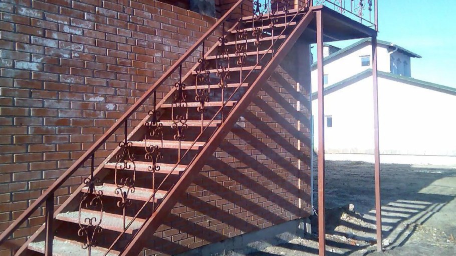 Двухмаршевая деревянная лестница схема