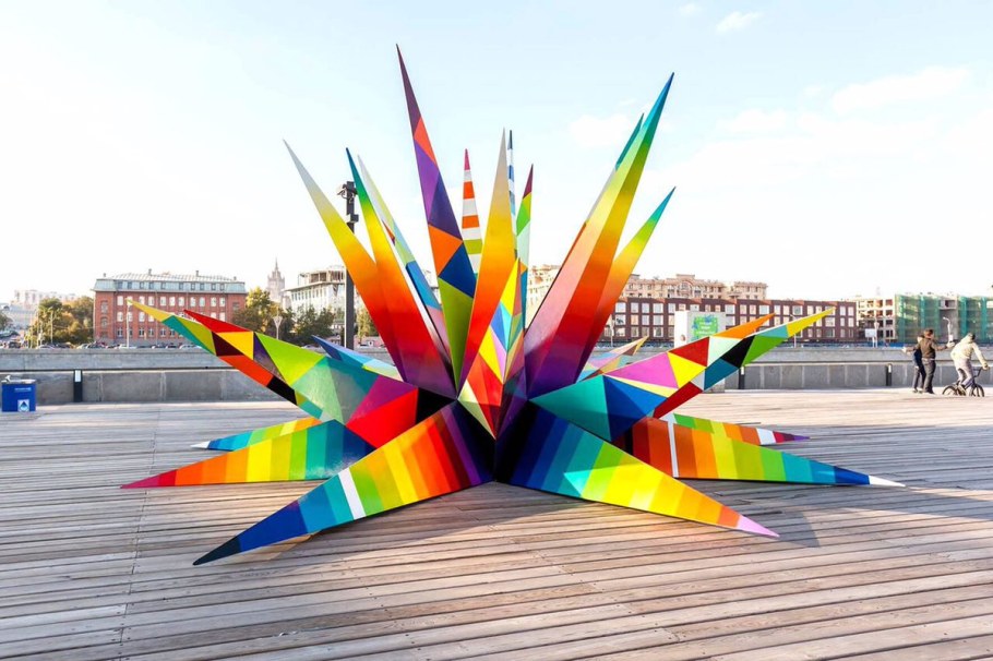 Арт объект в городе