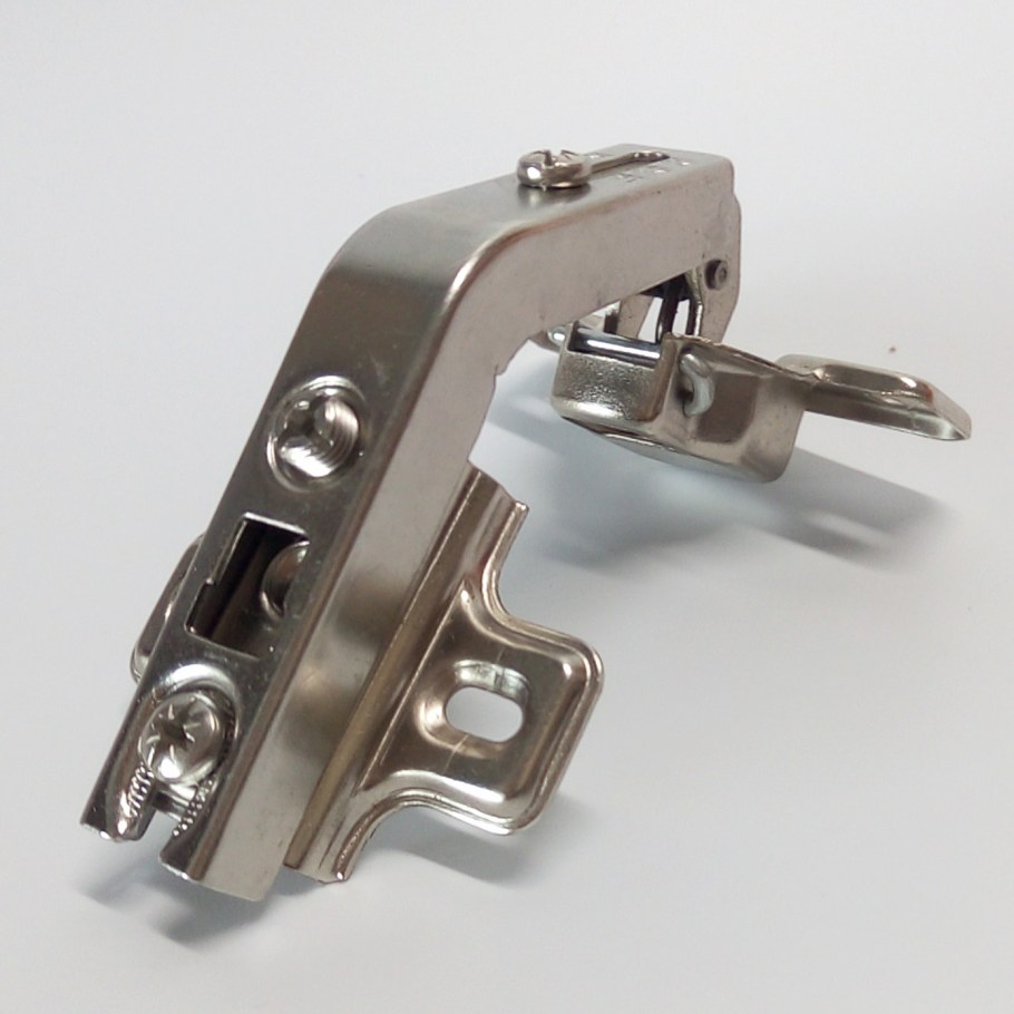 Петля мебельная угловая 135 градусов