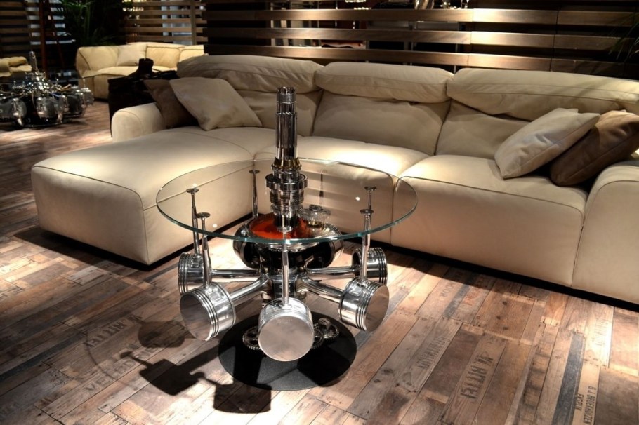 Двигатель стол как интерьер