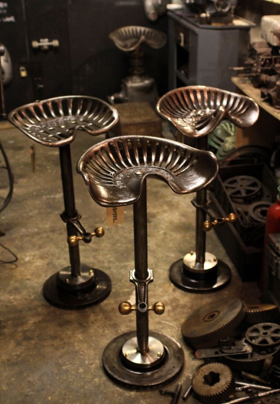 Предметы интерьера из автозапчастей