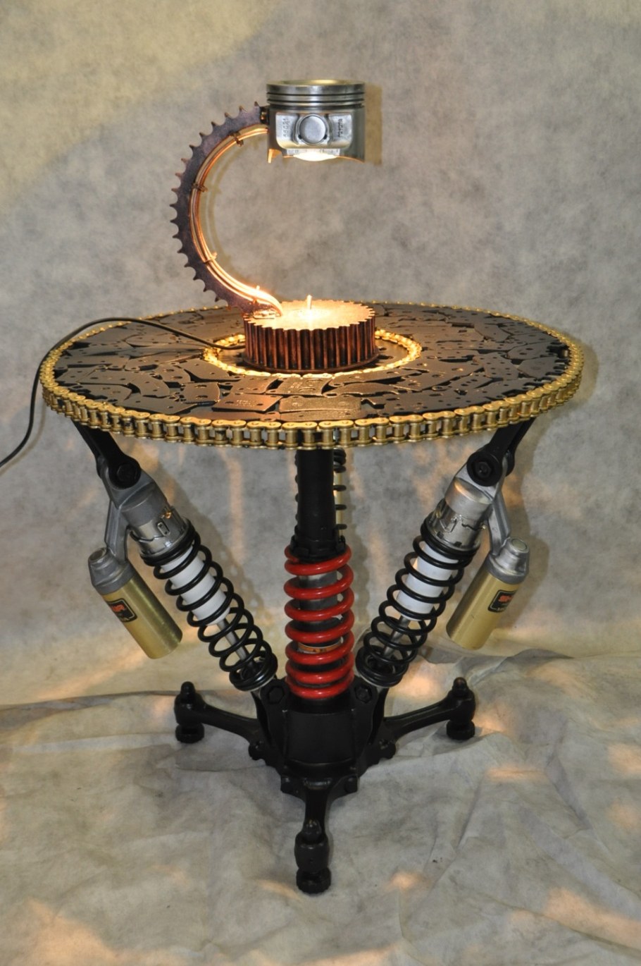 Столы из автомобильных запчастей