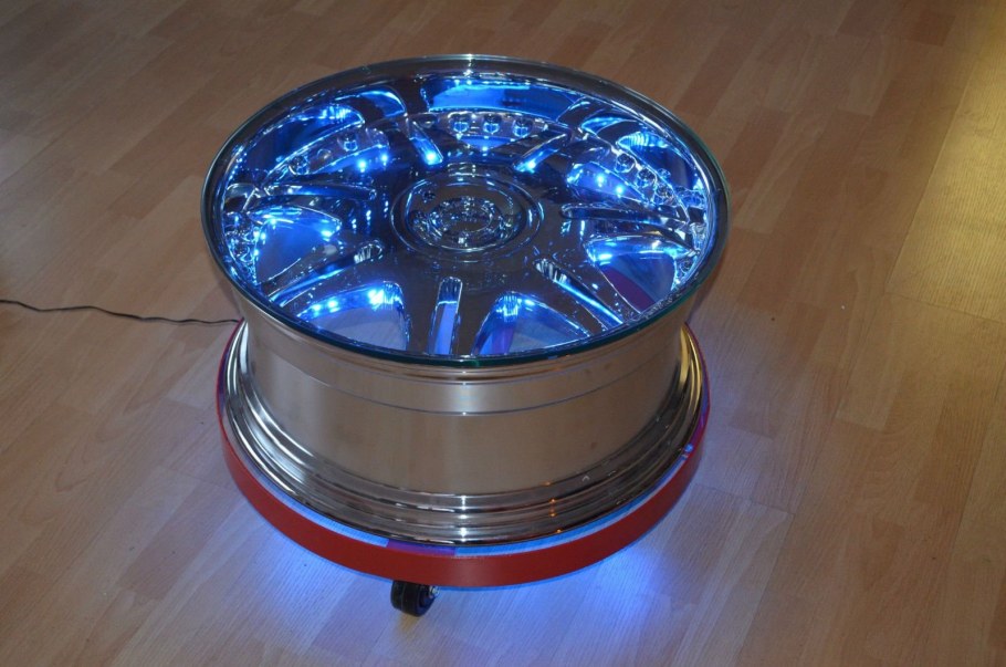 Шкаф из автомобильных запчастей