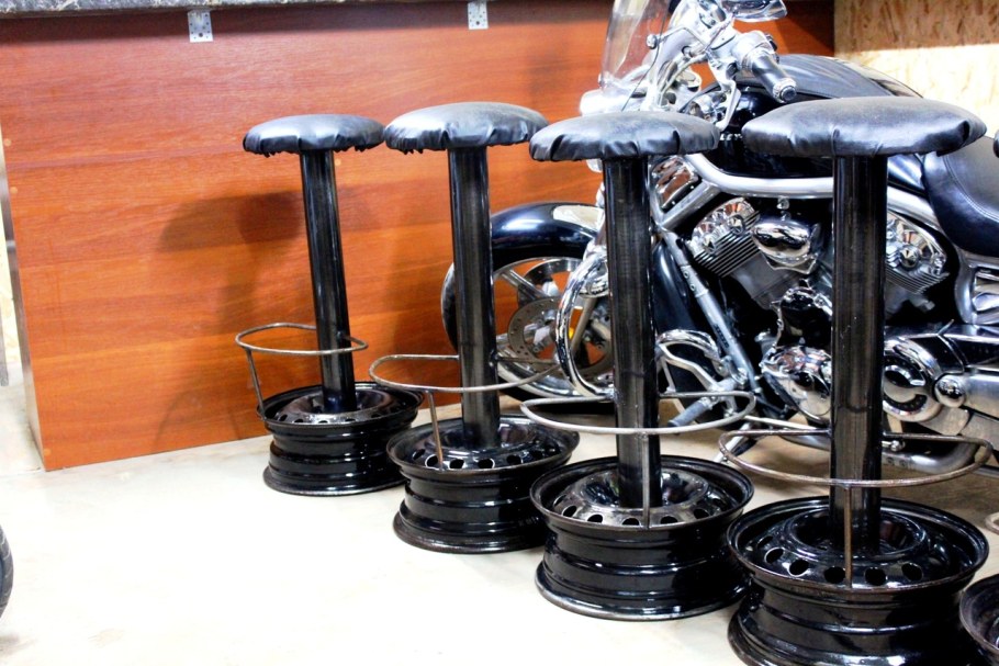 Барный стул из диска авто