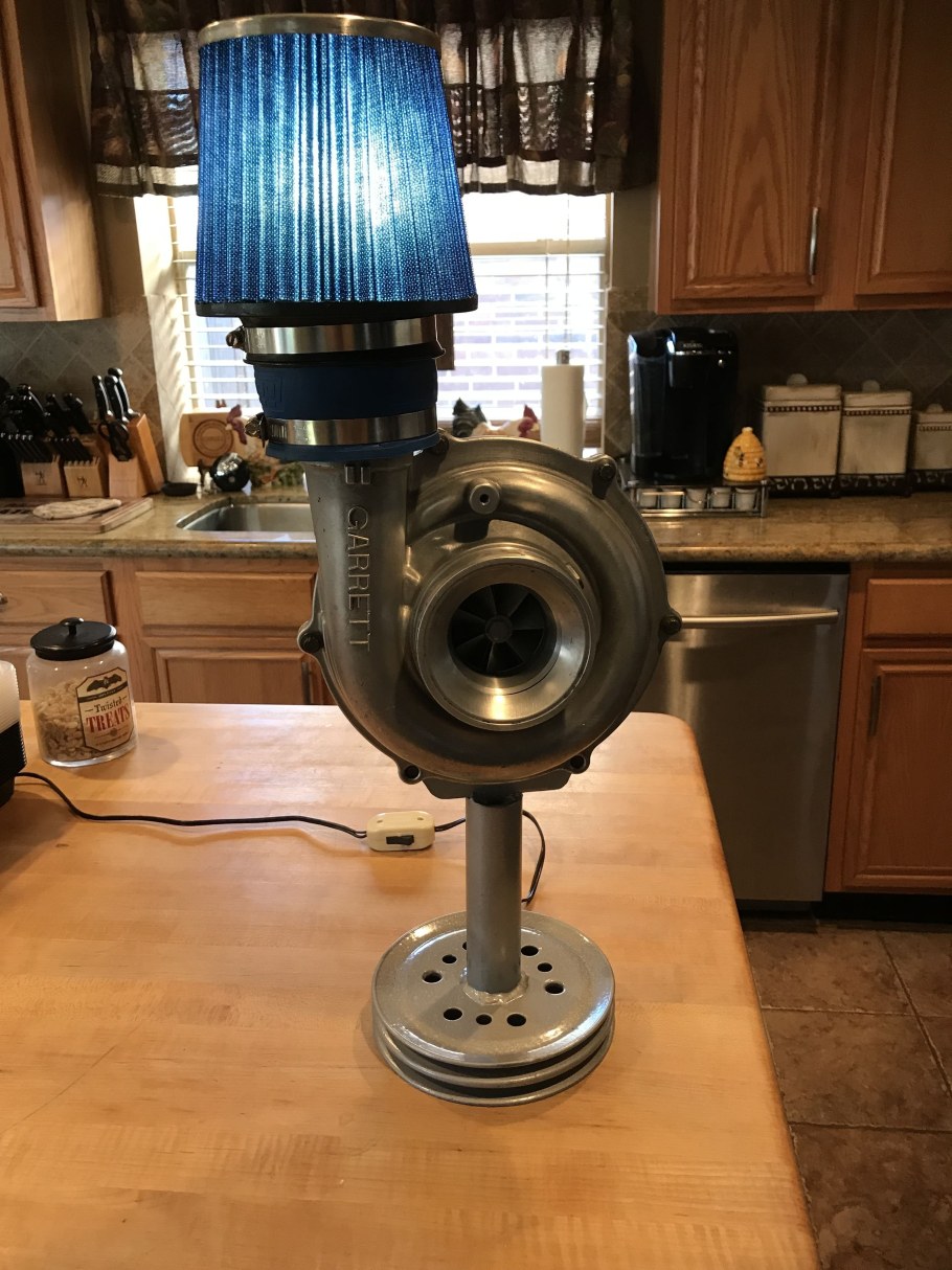 Предметы интерьера из автозапчастей