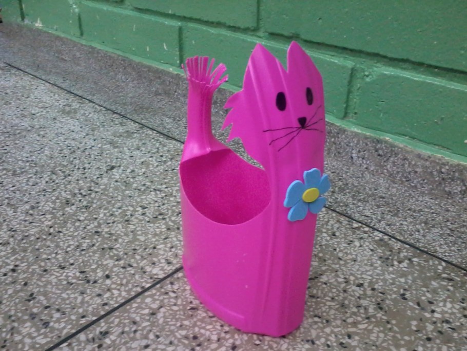 Поделки из бутылок от порошка