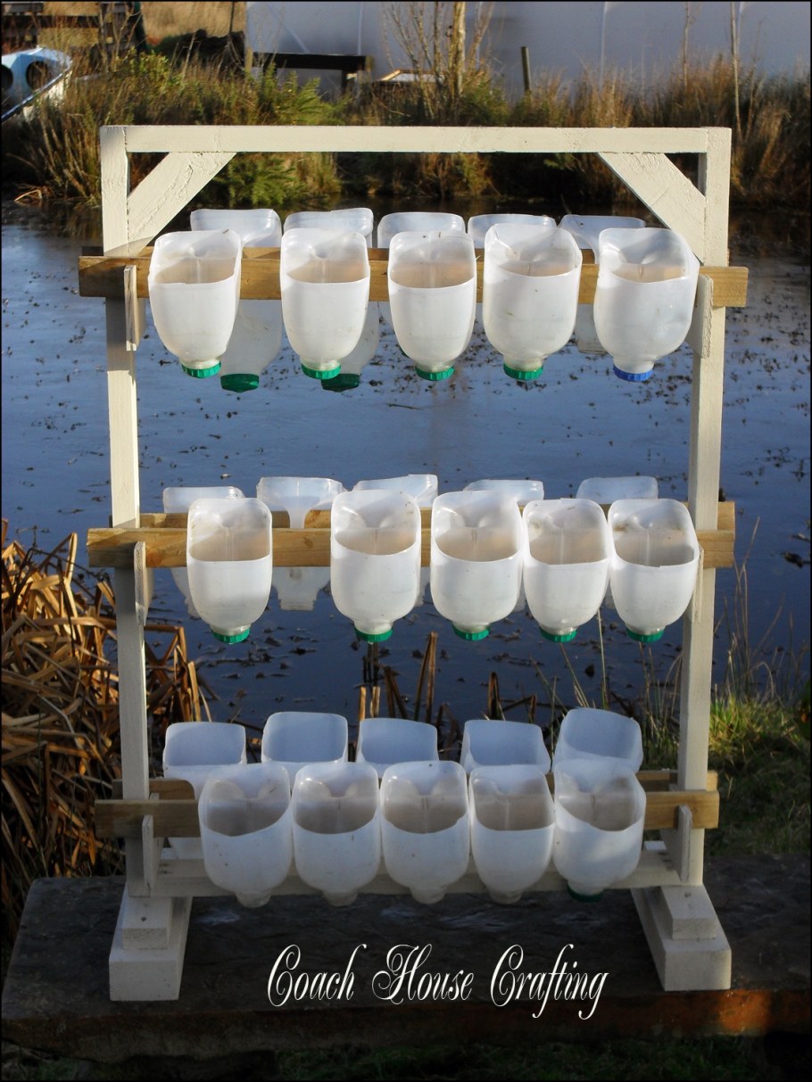 Полки из канистр