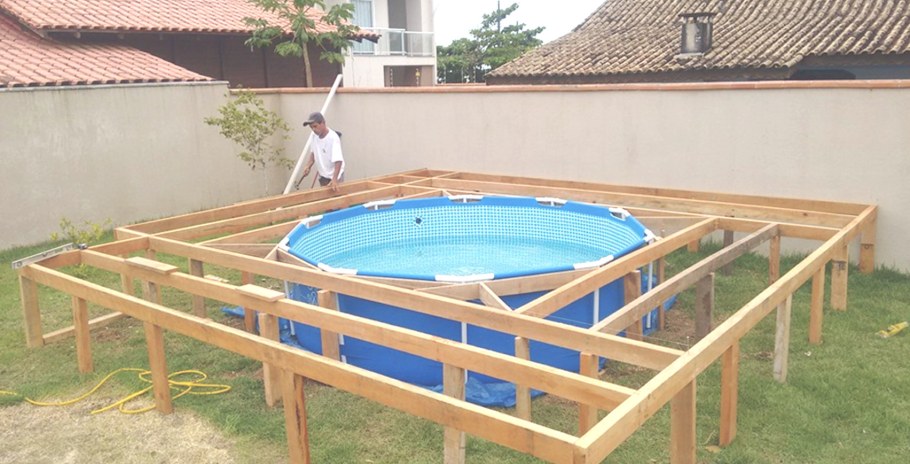 Деревянный помост для каркасного бассейна