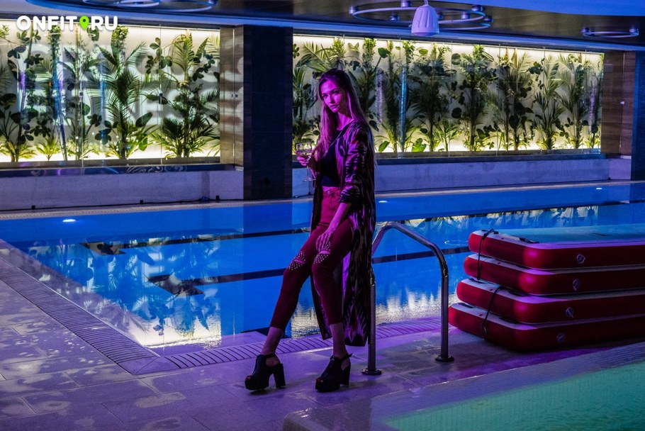 Бассейн Крокус Сити Мякинино